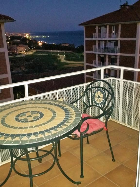 מונטגאט Helena Seaview & Beach-Apartment מראה חיצוני תמונה